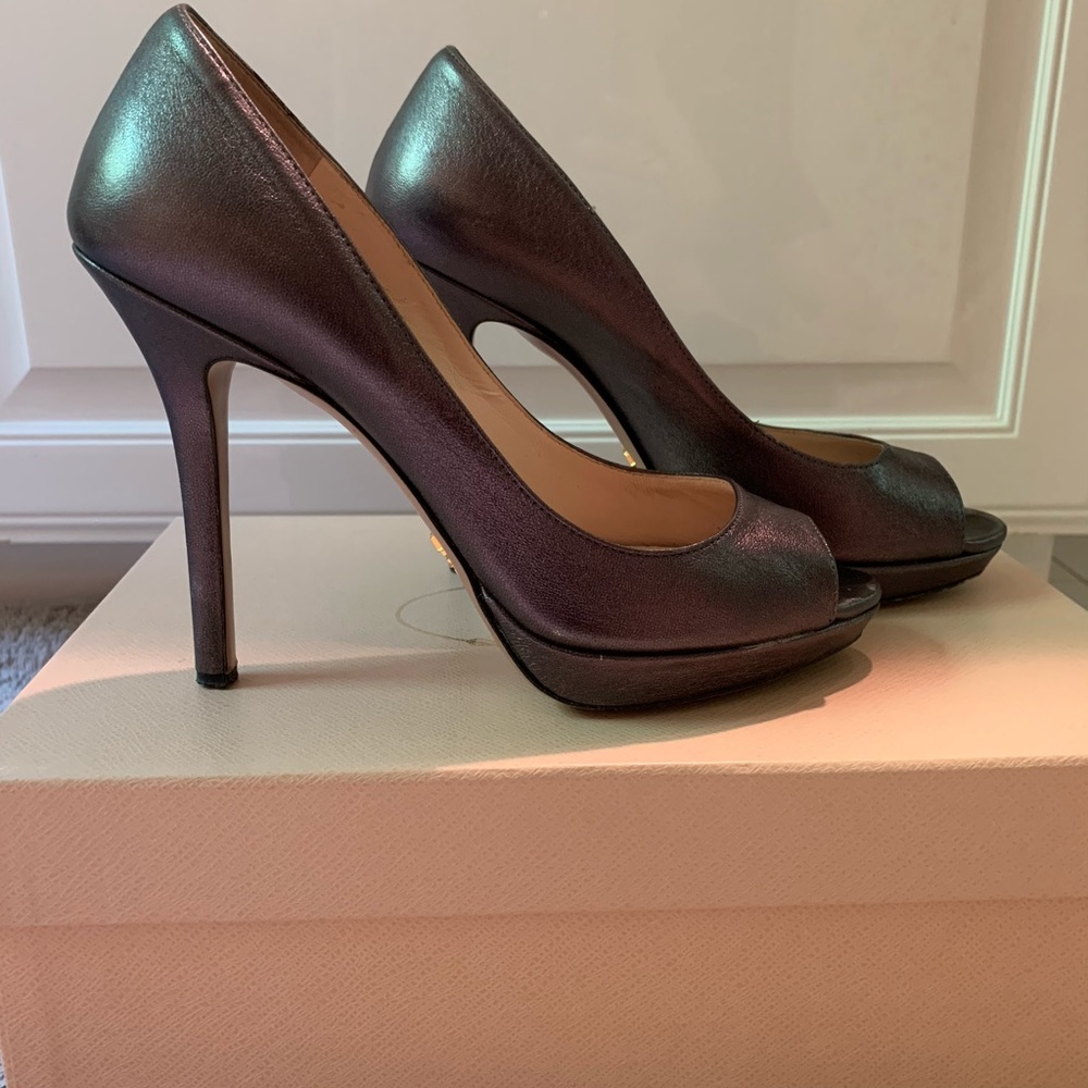 Prada Gray Metallic Silver Peep Toe Pumps 36.5 - Picture 3 of 7